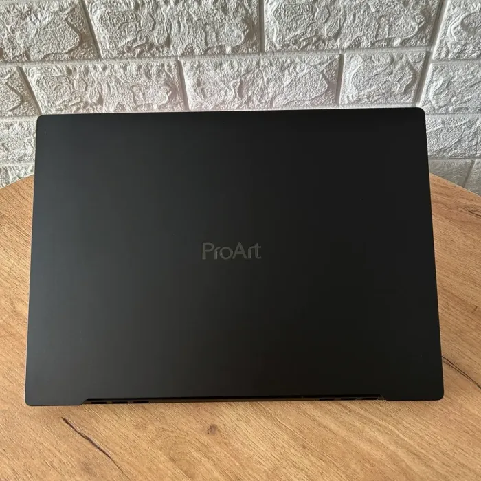 Ігровий ноутбук Asus ProArt Studiobook H5600QM / 16" (3840x2400) OLED / AMD Ryzen 9 5900HX (8 (16) ядер по 3.3 - 4.6 GHz) / 32 GB DDR4 / 1000 GB SSD NVMe / nVidia GeForce RTX 3060, 6 GB GDDR6, 192-bit / WebCam б/в - зображення 3