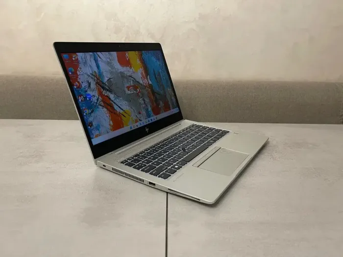 Ультрабук HP Elitebook 745 G5 / 14" (1920x1080) IPS / AMD Ryzen 5 2500U (4 (8) ядра по 2.0 - 3.6 GHz) / 16 GB DDR4 / 256 GB SSD / AMD Radeon Vega 8 Graphics / WebCam / USB 3.1 / HDMI б/в - зображення 3