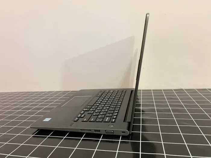 Ноутбук Б-класс Dell Vostro 5468 / 14" (1366x768) TN / Intel Core i3-7100U (2 (4) ядра по 2.4 GHz) / 8 GB DDR4 / 240 GB SSD / Intel HD Graphics 620 / WebCam / HDMI б/в - зображення 8