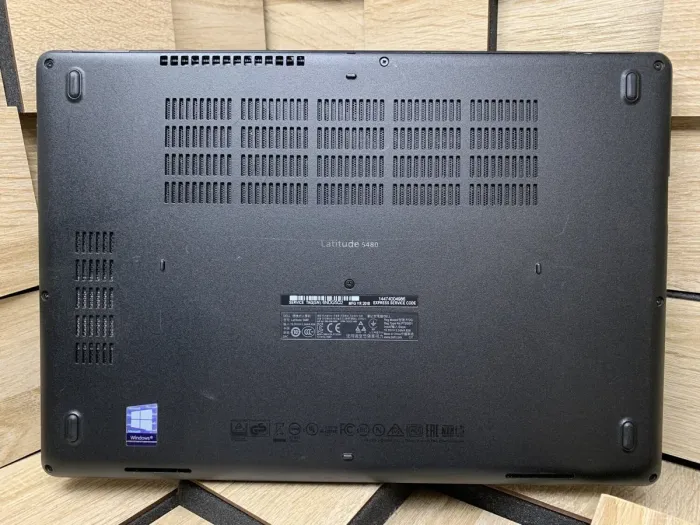 Ноутбук Б-клас Dell Latitude 5480 / 14" (1920x1080) IPS / Intel Core i5-6440HQ (4 ядра по 2.6 - 3.5 GHz) / 8 GB DDR4 / 180 GB SSD / Intel HD Graphics 530 / WebCam / HDMI б/в - зображення 9