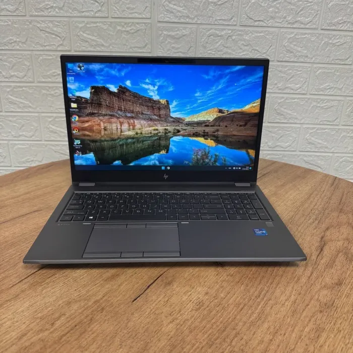 Мобільна робоча станція Б-клас HP ZBook Fury 15 G8 / 15.6" (1920x1080) IPS / Intel Core i7-11850H (8 (16) ядер по 2.1 - 4.8 GHz) / 32 GB DDR4 / 512 GB SSD / nVidia RTX A2000, 4 GB GDDR6, 128-bit / WebCam б/в - зображення 2