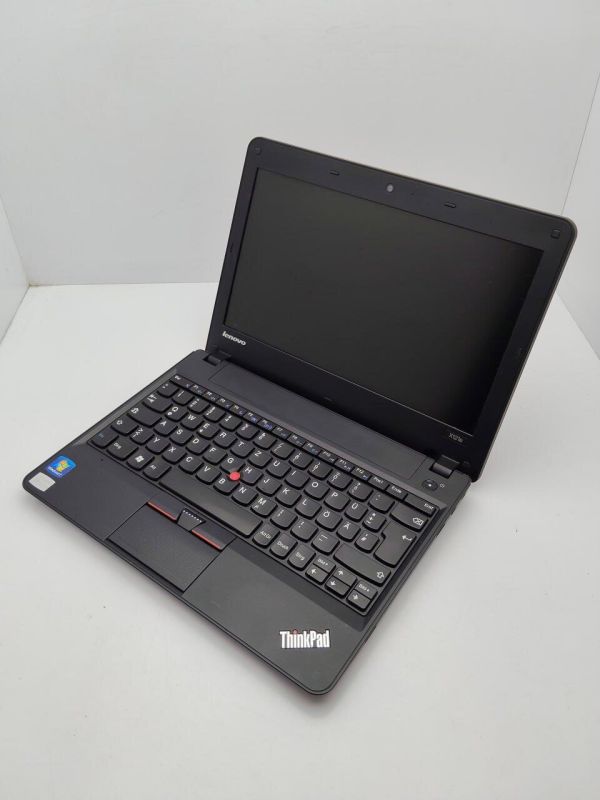 Нетбук Lenovo ThinkPad X121e / 12.1" (1366x768) TN / AMD E-450 (2 ядра по 1.65 GHz) / 6 GB DDR3 / 320 GB HDD / AMD Radeon HD 6320 Graphics / WebCam / АКБ не тримає б/в - зображення 4