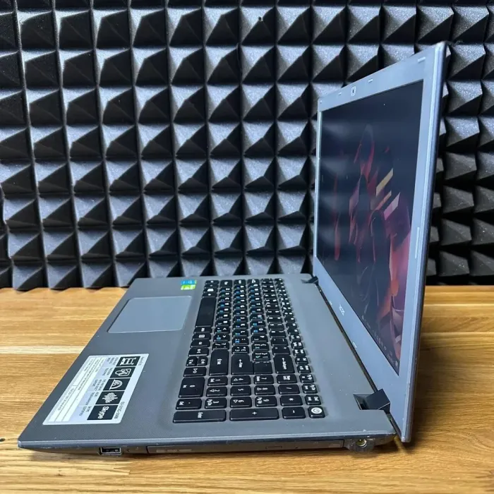 Ноутбук Б-клас Acer Aspire E5-573 / 15.6" (1366x768) TN / Intel Core i5-5200U (2 (4) ядра по 2.2 - 2.7 GHz) / 8 GB DDR3 / 256 GB SSD / nVidia GeForce 940M, 4 GB GDDR3, 64-bit / WebCam / DVD-ROM б/в - зображення 5