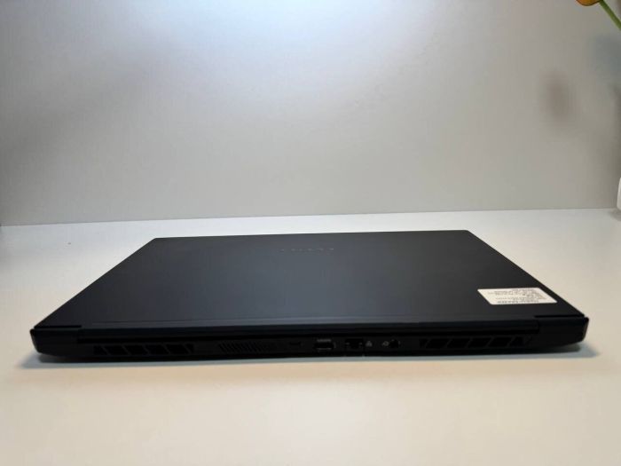 Ігровий ноутбук Б-класу Medion Erazer Beast X25-MD 63835 / 17,3" (1920x1080) IPS / AMD Ryzen 9 5900HX (8 (16) ядер по 3,3 - 4,6 ГГц) / 32 ГБ DDR4 / 2000 ГБ SSD NVMe / nVidia GeForce RTX 3080, 16 ГБ GDDR6, 256-біт / WebCam б/в - зображення 3