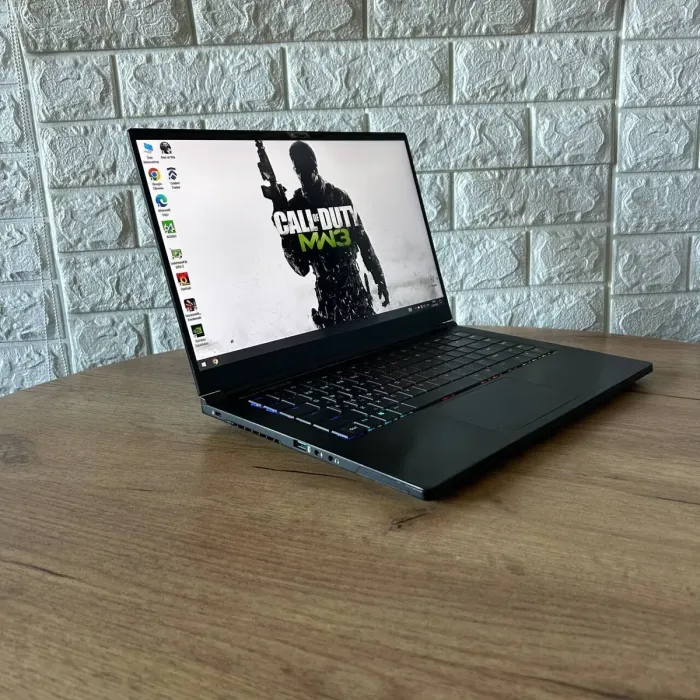 Ігровий ноутбук Б-клас Eluktronics MAG-15 2070 / 15.6" (1920x1080) IPS / Intel Core i7-9750H (6 (12) ядер по 2.6 - 4.5 GHz) / 16 GB DDR4 / 512 GB SSD / nVidia GeForce RTX 2070 Max-Q, 8 GB GDDR6, 256-bit / WebCam б/в - зображення 4