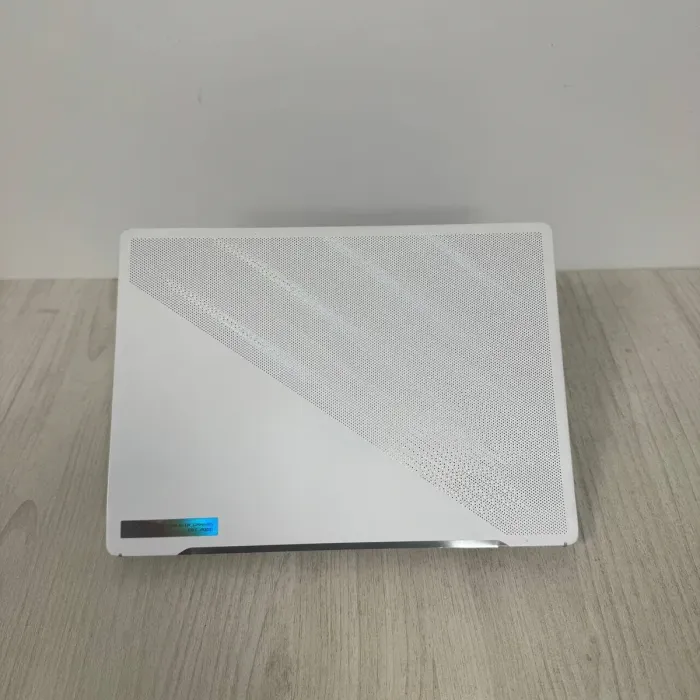 Ігровий ультрабук Asus ROG Zephyrus G14 GA402XV White / 14" (2560x1600) IPS / AMD Ryzen 9 7940HS (8 (16) ядер по 4.0 - 5.2 GHz) / 16 GB DDR5 / 512 GB SSD NVMe / nVidia GeForce RTX 4060, 8 GB GDDR6, 128-bit / WebCam б/в - зображення 6