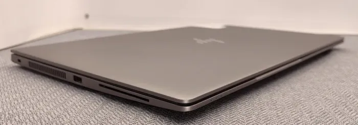 Мобільна робоча станція HP ZBook 15 G5 / 15.6'' (1920x1080) IPS Touch / Intel Core i7-8550U (4 (8) ядра по 1.8 - 4.0 GHz) / 32 GB DDR4 / 512 GB SSD M.2 / AMD Radeon Pro WX 3100, 4 GB GDDR5, 128-bit / WebCam б/в - зображення 6