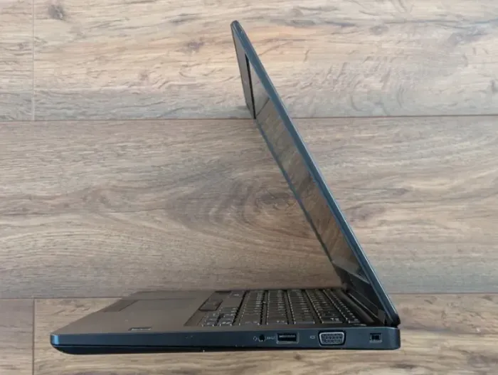 Ультрабук Dell Latitude 5490 / 14" (1920x1080) IPS / Intel Core i5-7300U (2 (4) ядра по 2.6 - 3.5 GHz) / 8 GB DDR4 / 128 GB SSD / Intel HD Graphics 620 / WebCam / HDMI б/в - зображення 5