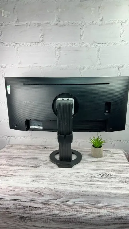 Монітор Samsung C34H890WJU / 34" (3440x1440) VA / HDMI, DisplayPort, Audio, USB 3.0 / VESA 100x100 б/в - зображення 3