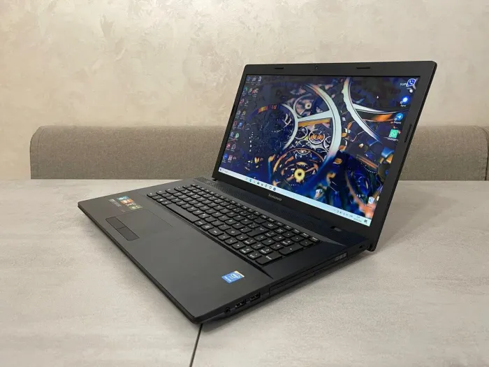 Ноутбук Lenovo Ginkgo 7A1 / 17.3" (1600x900) TN / Intel Pentium 3550M (2 ядра по 2.3 GHz) / 8 GB DDR3 / 128 GB SSD / Intel HD Graphics / WebCam б/в - зображення 5