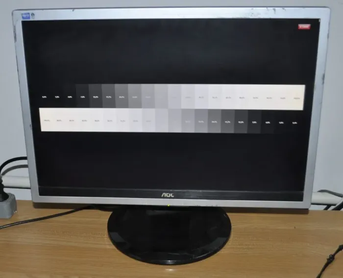 Монітор Б-клас AOC 2219P2 / 22" (1680x1050) TN / VGA, DVI / Вбудовані колонки 2x 1W / VESA 100x100 + Кабелі (VGA або DVI на вибір) та кабель живлення б/в - зображення 12