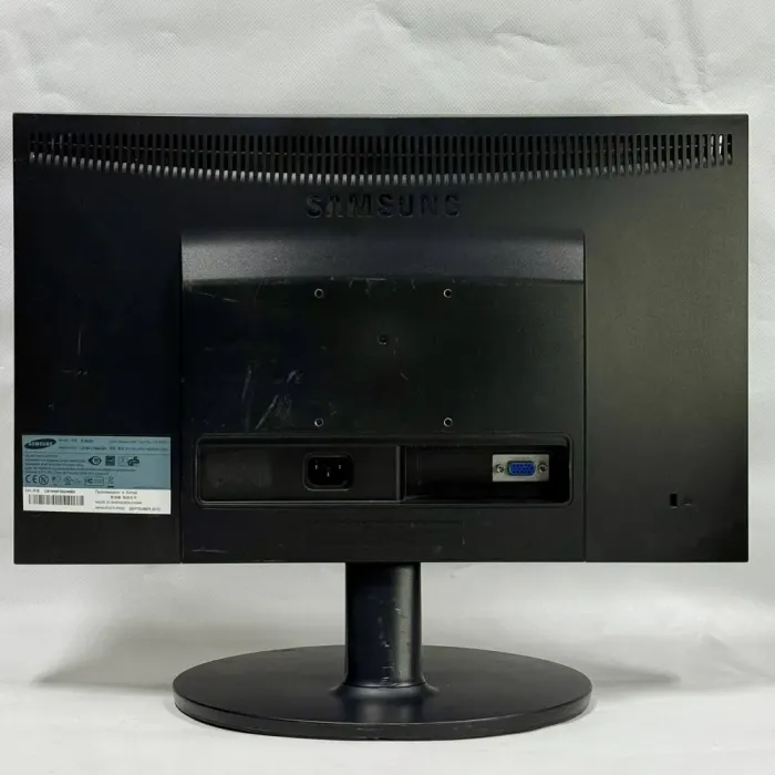 Комплект ПК: HP Compaq Elite 8300 SFF / Intel Core i3-3220 (2 (4) ядра по 3.3 GHz) / 8 GB DDR3 / 500 GB HDD / Intel HD Graphics 2500 + Монітор Б-клас Samsung SyncMaster E1920N / 19" (1366x768) TN / VGA  б/в - зображення 4