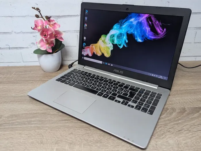 Ноутбук Б-клас Asus A551L / 15.6" (1366x768) TN / Intel Core i5-4210U (2 (4) ядра по 1.7 - 2.7 GHz) / 12 GB DDR3 / 256 GB SSD / nVidia GeForce 840M, 2 GB GDDR3, 64-bit / WebCam / DVD-ROM / Без АКБ б/в - зображення 5