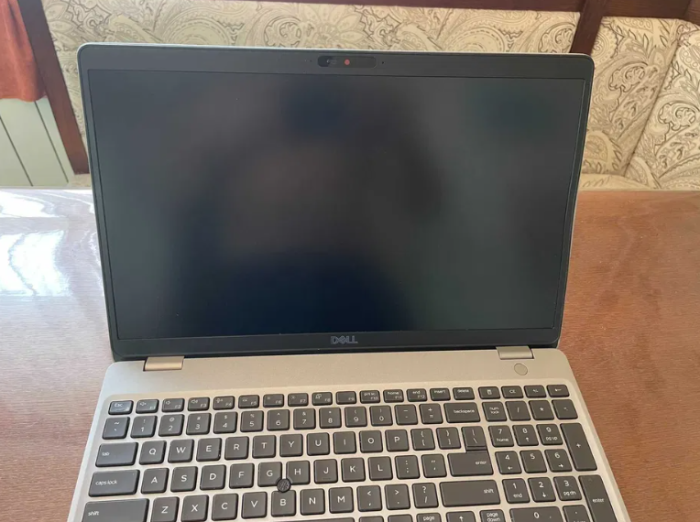 Ультрабук Dell Latitude 5511 / 15.6" (1920x1080) IPS / Intel Core i7-10850H (6 (12) ядер по 2.7 - 5.1 GHz) / 16 GB DDR4 / 256 GB SSD / Intel UHD Graphics for 10th Generation / WebCam б/в - изображение 5