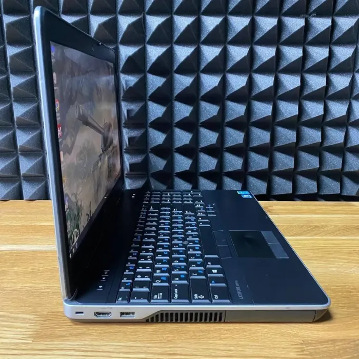 Ноутбук Dell Latitude E6540 / 15.6" (1920x1080) TN / Intel Core i5-4300M (2 (4) ядра по 2.6 - 3.3 GHz) / 8 GB DDR3 / 128 GB SSD / Intel HD Graphics 4600 / WebCam б/в - зображення 5