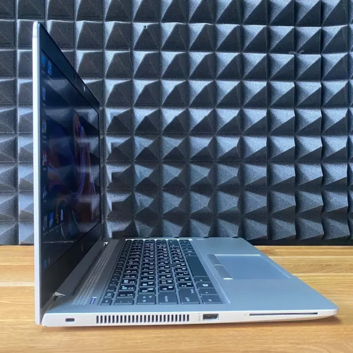 Ультрабук HP EliteBook 745 G6 / 14" (1920x1080) TN Touch / AMD Ryzen 5 Pro 3500U (4 (8) ядра по 2.1 - 3.7 GHz) / 16 GB DDR4 / 256 GB SSD / AMD Radeon RX Vega 8 Graphics / WebCam / HDMI б/в - зображення 5