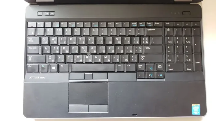 Ігровий ноутбук Dell Latitude E6540 / 15.6" (1920x1080) TN / Intel Core i7-4800MQ (4 (8) ядра по 2.7 - 3.7 GHz) / 16 GB DDR3 / 256 GB SSD + 750 GB HDD / AMD Radeon HD 8790M, 2 GB GDDR5, 128-bit / WebCam б/в - зображення 3