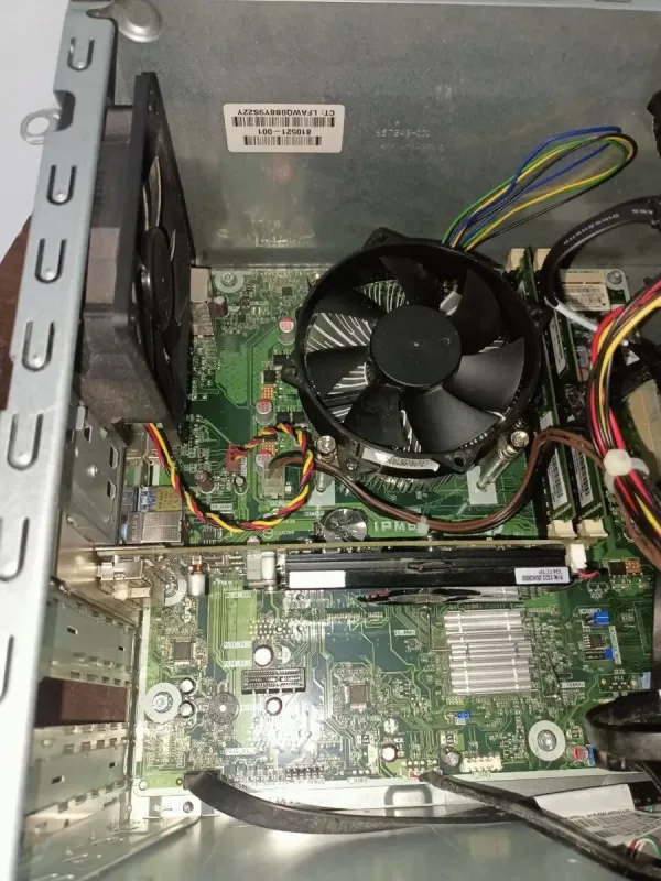 Комп'ютер HP Pavilion Tower / Intel Core i5-4570 (4 ядра по 3.2 - 3.6 GHz) / 8 GB DDR3 / 500 GB HDD / AMD Radeon HD 7500, 1 GB GDDR5, 128-bit / 120W б/в - зображення 6