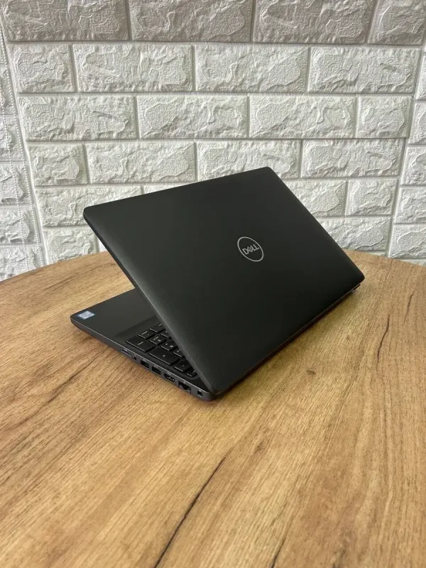 Мобільна робоча станція Dell Precision 3540 / 15.6" (1920x1080) IPS / Intel Core i5-8265U (4 (8) ядра по 1.6 - 3.9 GHz) / 16 GB DDR4 / 512 GB SSD / AMD Radeon Pro WX 2100, 2 GB GDDR5, 64-bit / WebCam б/в - зображення 6