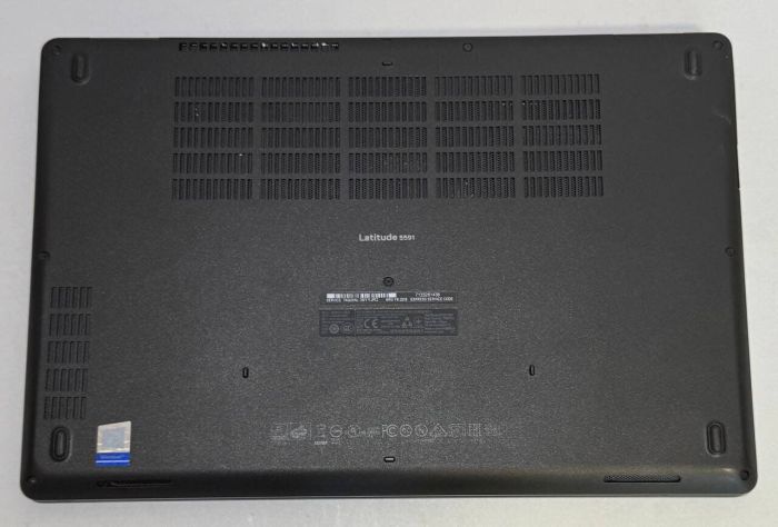 Ноутбук Dell Latitude 5591 / 15.6" (1920x1080) IPS / Intel Core i7-8850H (6 (12) ядер по 2.6 - 4.3 GHz) / 16 GB DDR4 / 256 GB SSD / nVidia GeForce MX130, 2GB DDR5, 64-bit / WebCam б/в - зображення 6