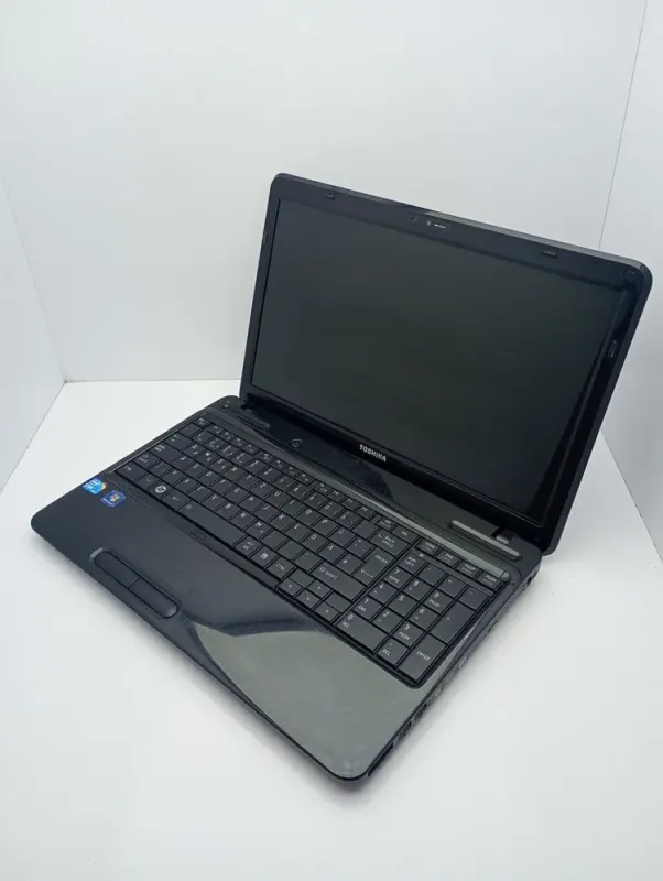 Ноутбук Toshiba L650 / 15.6" (1366x768) TN / Intel Core i5-430M (2 (4) ядра по 2.26 - 2.53 GHz) / 6 GB DDR3 / 500 GB HDD / AMD Radeon HD 5000, 1 GB DDR3, 128-bit / WebCam б/в - зображення 4