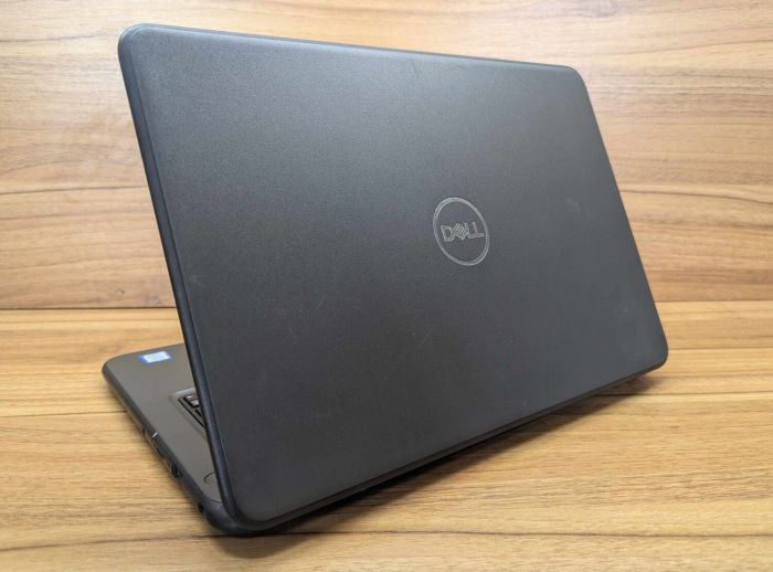Ноутбук Dell Latitude 3300 / 13.3" (1366x768) TN / Intel Core i5-8250U (4 (8) ядра по 1.6 - 3.4 GHz) / 8 GB DDR4 / 240 GB SSD / Intel HD Graphics 620 / WebCam / Windows 10 б/в - зображення 6