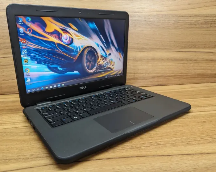 Ноутбук Dell Latitude 3310 / 14" (1366x768) TN / Intel Core i3-8145U (2 (4) ядра по 2.1 - 3.9 GHz) / 8 GB DDR4 / 256 GB SSD / Intel UHD Graphics / WebCam / Windows 10 б/в - зображення 4