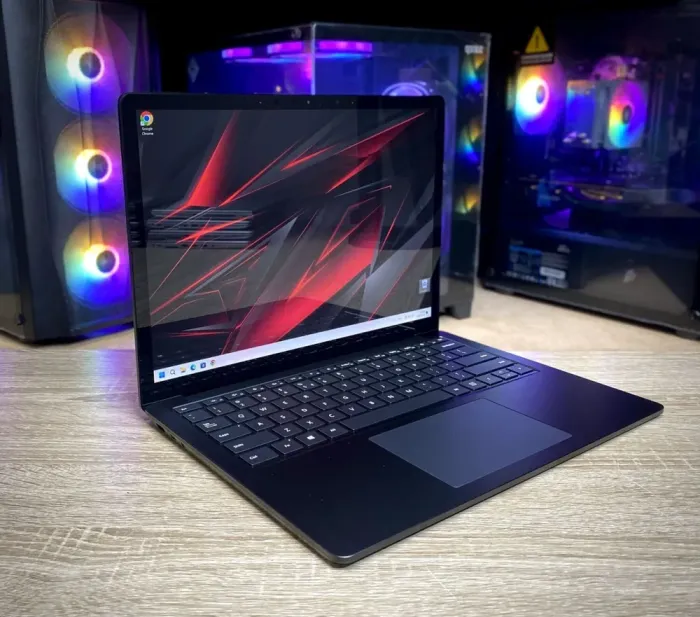 Ультрабук Microsoft Surface Laptop 3 / 13.5" (1920x1080) IPS Touch / Intel Core i5-1035G7 (4 (8) ядра по 1.2 - 3.7 GHz) / 8 GB DDR4 / 256 GB SSD / Intel Iris Plus Graphics / WebCam б/в - зображення 3