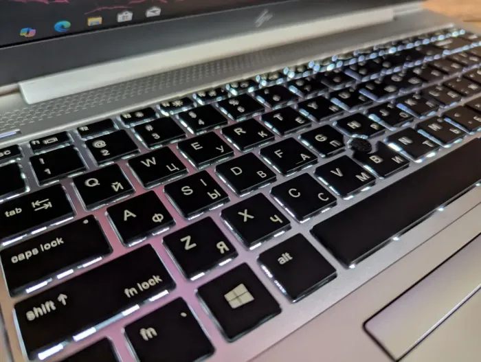 Ультрабук HP EliteBook 840 G6 / 14" (1920x1080) IPS / Intel Core i5-8265U (4 (8) ядра по 1.6 - 3.9 GHz) / 16 GB DDR4 / 512 GB SSD / Intel UHD Graphics 620 / TouchID / HDMI / Windows 10 б/в - зображення 6