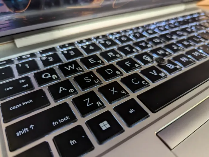 Ультрабук Б-клас HP EliteBook 840 G8 / 14" (1920x1080) IPS / Intel Core i7-1165G7 (4 (8) ядра по 2.8 - 4.7 GHz) / 16 GB DDR4 / 480 GB SSD / Intel Iris Xe Graphics / WebCam / TouchID / Windows 10 б/в - зображення 7