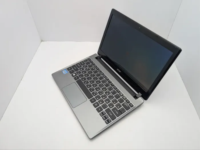 Нетбук Acer Aspire V5-171 / 11.6" (1366x768) TN / Intel Core i3-2377M (2 (4) ядра по 1.5 GHz) / 6 GB DDR3 / 500 GB HDD / Intel GD Graphics / WebCam б/в - зображення 7