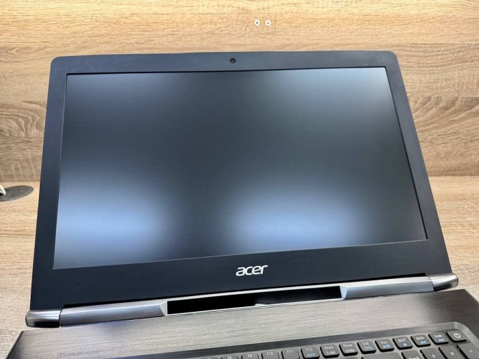 Ігровий ноутбук Acer Aspire V 17 Nitro Black Edition / 17,3" (1920x1080) IPS / Intel Core i7-7700HQ (4 (8) ядра по 2,8 - 3,8 ГГц) / 16 ГБ DDR4 / 240 ГБ SSD M.2 + 1000 ГБ SSD / nVidia GeForce GTX 1060, 6 ГБ GDDR5, 192-біт / Веб-камера / Windows 10 б/в - зображення 3