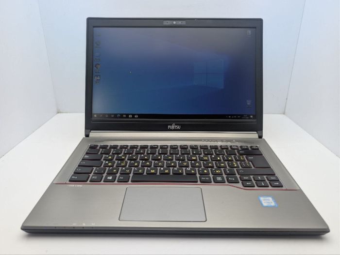 Ноутбук Fujitsu LifeBook E746 / 14" (1366x768) TN / Intel Core i5-6200U (2 (4) ядра по 2.3 - 2.8 GHz) / 8 GB DDR4 / 128 GB SSD / Intel HD Graphics 520 / WebCam б/в - зображення 2