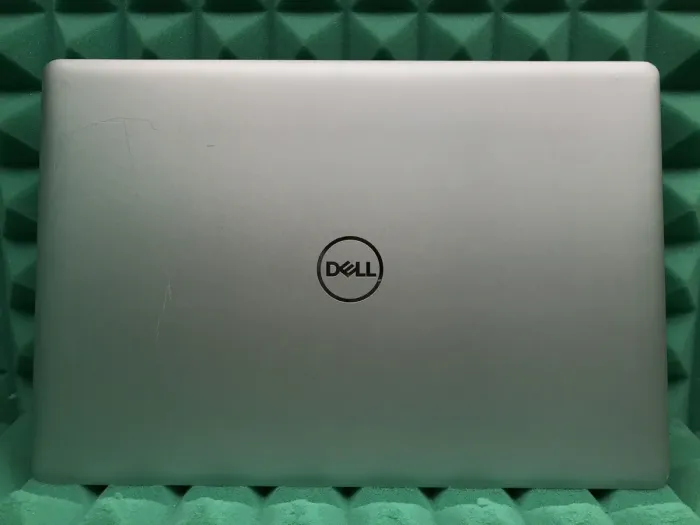 Ноутбук Dell Inspiron 5570 / 15.6" TN / Intel Core i5-8250U (4(8) ядра по 1.6-3.4 GHz) / 8GB DDR4 / 256GB SSD / UHD Graphics 620 / WebCam / USB 3.1 / HDMI / Win 10 б/в - зображення 5