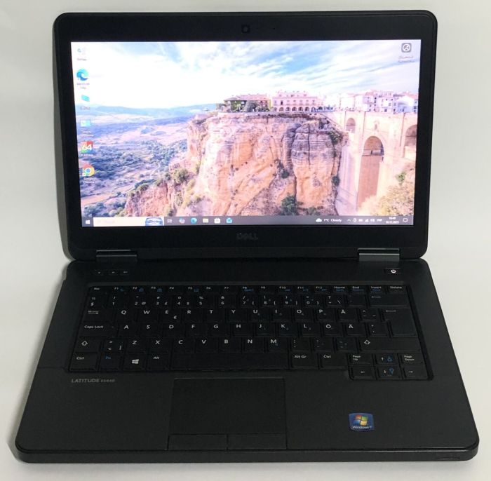 Ноутбук Б-класс Dell Latitude E5440 / 14" (1366x768) TN / Intel Core i5-4300U (2 (4) ядра по 1.9 - 2.9 GHz) / 8 GB DDR3 / 500 GB HDD / nVidia GeForce GT 720M, 2 GB DDR3, 64-bit / WebCam / DVD-ROM б/в - изображение 2