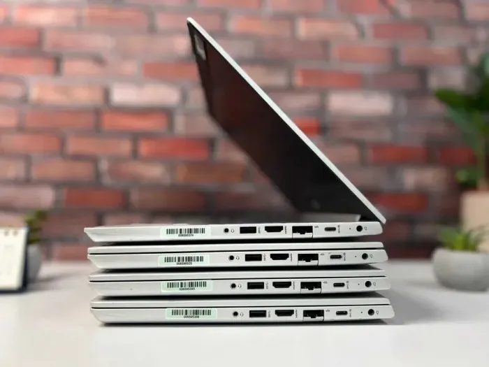 Ультрабук HP ProBook 430 G7 / 13.3" (1366x768) TN / Intel Core i5-10210U (4 (8) ядра по 1.6 - 4.2 GHz) / 16 GB DDR4 / 256 GB SSD / Intel UHD Graphics / WebCam / Win 10 Pro б/в - зображення 5