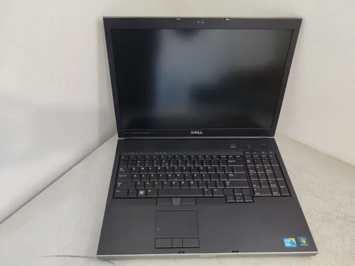 Мобільна робоча станція Dell Precision M6500 / 17.3" (1920x1200) TN / Intel Core i7-720QM (4 (8) ядра по 1.6 - 2.8 GHz) / 16 GB DDR3 / 240 GB SSD / AMD FirePro M7820, 1 GB GDDR5, 128-bit / WebCam / DVD-ROM б/в - зображення 2