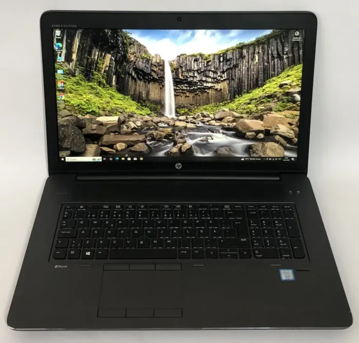 Мобільна робоча станція Б-клас HP Zbook 17 G4 / 17.3" (1920x1080) IPS / Intel Xeon E3-1535M v6 (4 (8) ядра по 3.1 - 4.2 GHz) / 32 GB DDR4 / 512 GB SSD NVMe / nVidia Quadro P3000, 6 GB GDDR5, 192-bit / WebCam / Win 10 Pro б/в - зображення 2