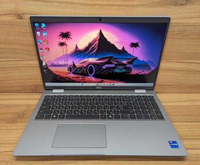 Ультрабук Dell Latitude 5530 / 15.6" (1920x1080) IPS / Intel Core i7-1265U (10 (12) ядер по 3.6 - 4.8 GHz) / 32 GB DDR4 / 512 GB SSD / nVidia GeForce MX550, 2 GB GDDR6, 64-bit / WebCam / Windows 11 б/в - зображення 2