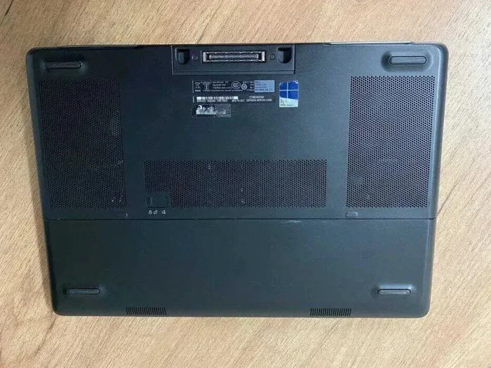 Мобільна робоча станція Б-клас Dell Precision 7520 / 15.6" (1920x1080) TN / Intel Xeon E3-1535M v6 (4 (8) ядра по 3.1 - 4.2 GHz) / 16 GB DDR4 / 128 GB SSD M.2 + 500 GB HDD / AMD Radeon Pro WX 4130, 2 GB GDDR5, 128-bit / WebCam / HDMI б/в - зображення 7