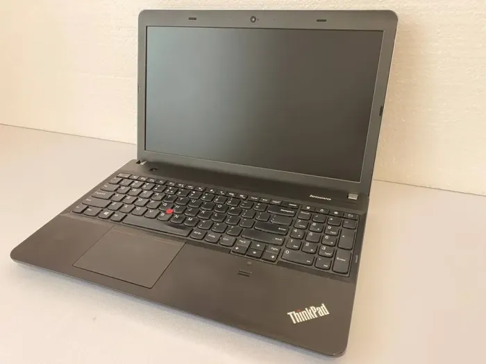 Ноутбук Lenovo ThinkPad E540 / 15.6" (1366x768) TN / Intel Core i3-4000M (2 (4) ядра по 2.4 GHz) / 8 GB DDR3 / 120 GB SSD / Intel HD Graphics 4600 / WebCam / DVD-ROM б/в - зображення 4