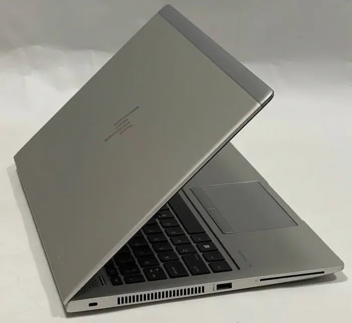 Ультрабук HP EliteBook MT45 / 14" (1920x1080) IPS Touch / AMD Ryzen 3 3300U (4 ядра по 2.1 - 3.5 GHz) / 8 GB DDR4 / 256 GB SSD M.2 / AMD Radeon Vega 6 Graphics / WebCam / Windows 10 Pro б/в - зображення 6