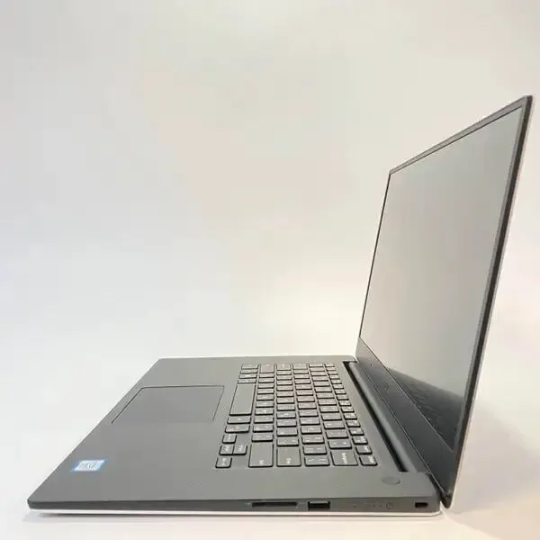 Ігровий ноутбук Б-клас Dell XPS 15 9560 / 15.6" (1920x1080) IPS / Intel Core i7-7700HQ (4 (8) ядра по 2.8 - 3.8 GHz) / 16 GB DDR4 / 512 GB SSD / nVidia Geforce GTX 1050, 4 GB GDDR5, 128-bit / HDMI б/в - зображення 5