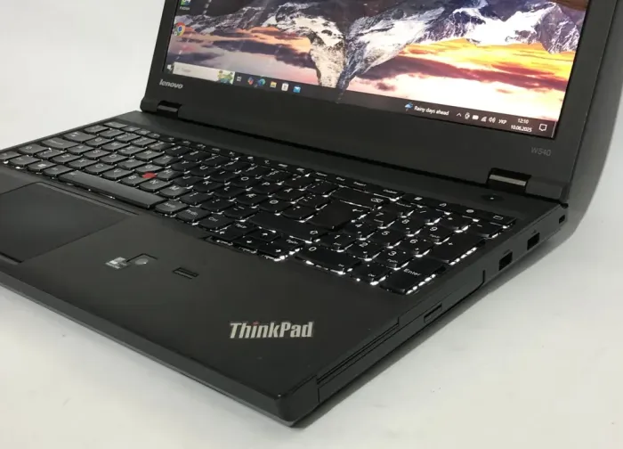 Мобільна робоча станція Lenovo ThinkPad W540 / 15.6" (2880x1620) IPS / Intel Core i7-4900MQ (4 (8) ядра по 2.8 - 3.8 GHz) / 16 GB DDR3 / 256 GB SSD / nVidia Quadro K2100M, 2 GB GDDR5, 128-bit / WebCam / DVD-ROM / Win 10 Pro б/в - зображення 9