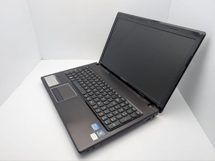 Ноутбук Lenovo G570 / 15.6" (1366x768) TN / Intel Core i3-2310M (2 (4) ядра по 2.1 GHz) / 8 GB DDR3 / 640 GB HDD / Intel HD Graphics 3000 / WebCam / DVD-ROM б/в - зображення 7