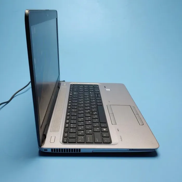 Ноутбук Б-клас HP ProBook 650 G2 / 15.6" (1366x768) TN / Intel Core i5-6300U (2 (4) ядра по 2.4 - 3.0 GHz) / 16 GB DDR4 / 480 GB SSD / AMD Radeon R7 M365X, 2 GB GDDR5, 128-bit / WebCam / Win 10 Pro б/в - зображення 4