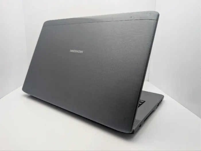 Ноутбук Medion Akoya P7641 / 17.3" (1600x900) TN / Intel Core i5-6200U (2 (4) ядра по 2.3 - 2.8 GHz) / 16 GB DDR3 / 256 GB SSD / nVidia GeForce 930M, 2 GB GDDR3, 64-bit / WebCam / DVD-ROM б/в - зображення 8