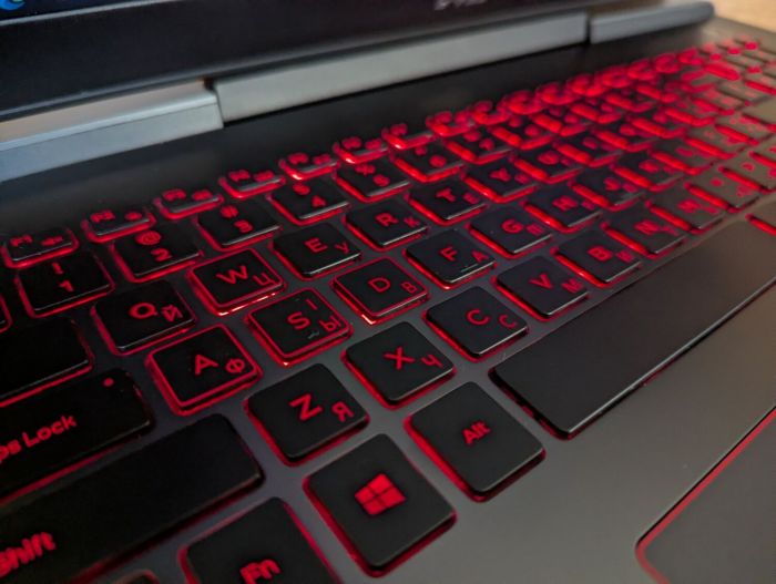 Ігровий ноутбук Dell Inspiron 15-7577 / 15.6" (1920x1080) IPS / Intel Core i7-7700HQ (4 (8) ядра по 2.8 - 3.8 GHz) / 32 GB DDR4 / 256 GB SSD + 1000 GB HDD / nVidia GeForce GTX 1060, 6 GB GDDR5, 192-bit / WebCam / Windows 10 б/в - зображення 6