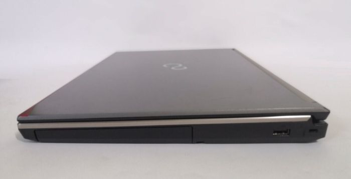 Мобільна робоча станція Fujitsu Celsius H760 / 15.6" (1920x1080) IPS / Intel Core i5-6440HQ (4 ядра по 2.6 - 3.5 GHz) / 16 GB DDR4 / 256 GB SSD / nVidia Quadro M600M, 2 GB GDDR5, 128-bit / WebCam / Win 10 Pro б/в - зображення 5