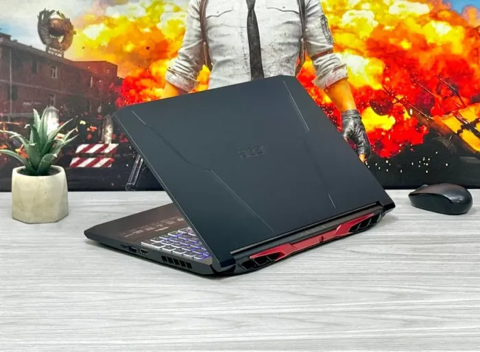 Ігровий ноутбук Acer Nitro 5 AN515-45 / 15.6" (1920x1080) IPS / AMD Ryzen 7 5800H (8 (16) ядер по 3.2 - 4.4 GHz) / 16 GB DDR4 / 512 GB SSD M.2 / nVidia GeForce RTX 3050, 4 GB GDDR6, 128-bit / WebCam / Win 11 Home б/в - зображення 6